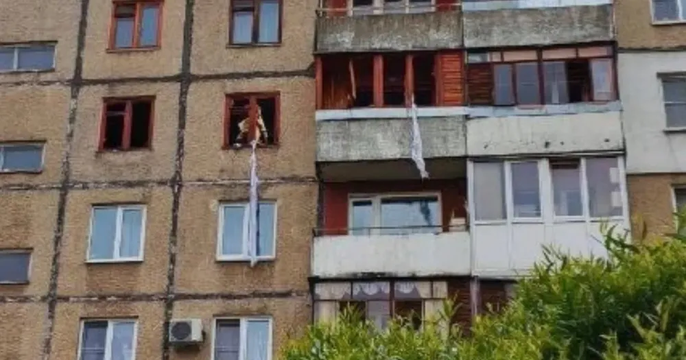 Взрыв самогонного аппарата в многоэтажке Брагино: двое пострадавших