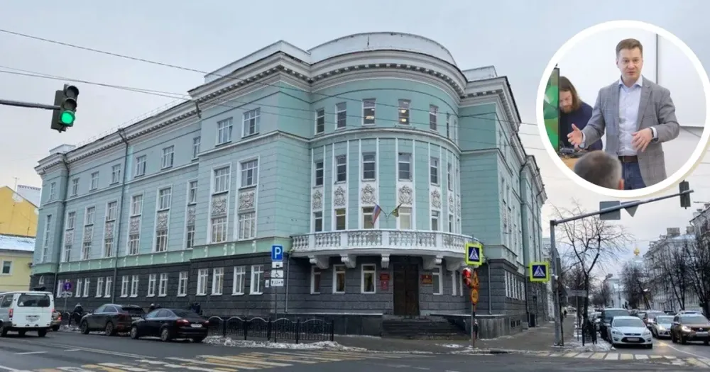 Антон Мещерягин во время рабочей встречи в кабинете министерства здравоохранения