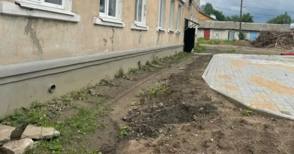 Подтопленные подъезды жилого дома в Гаврилов-Яме после работ по благоустройству