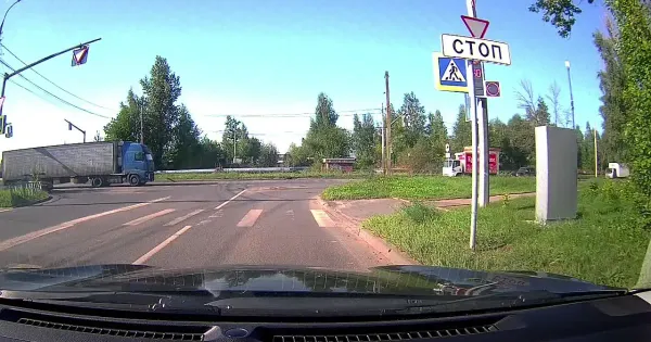 «А могло закончиться плачевно»: подробности ДТП на Юбилейном мосту
